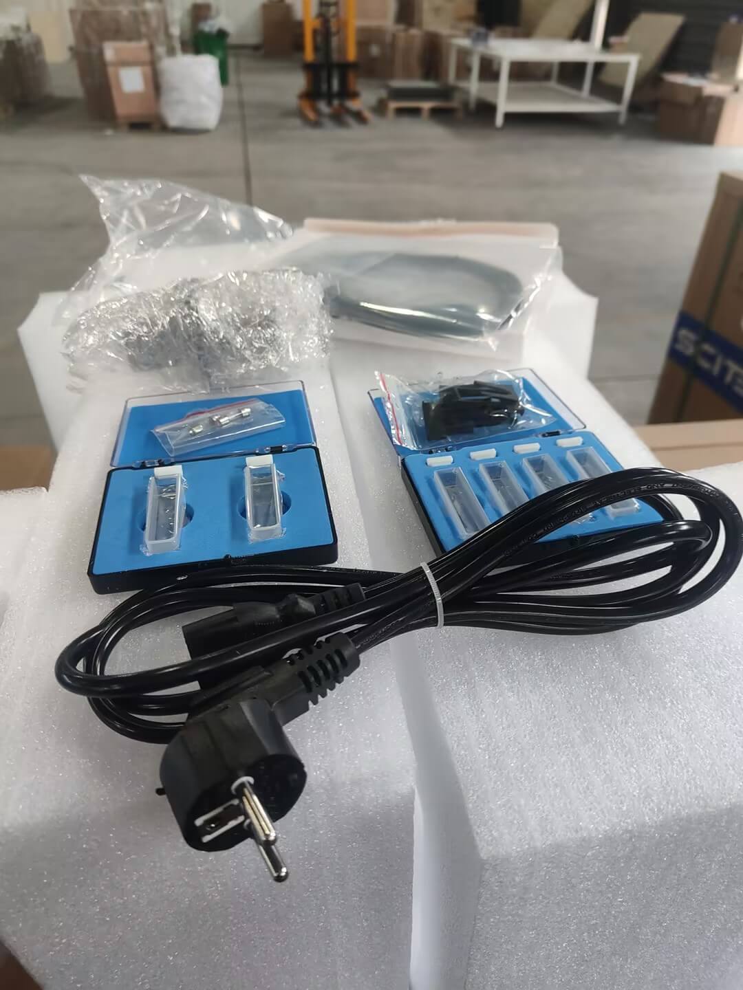 6 Double Beam UV Vis Spectrophotometer