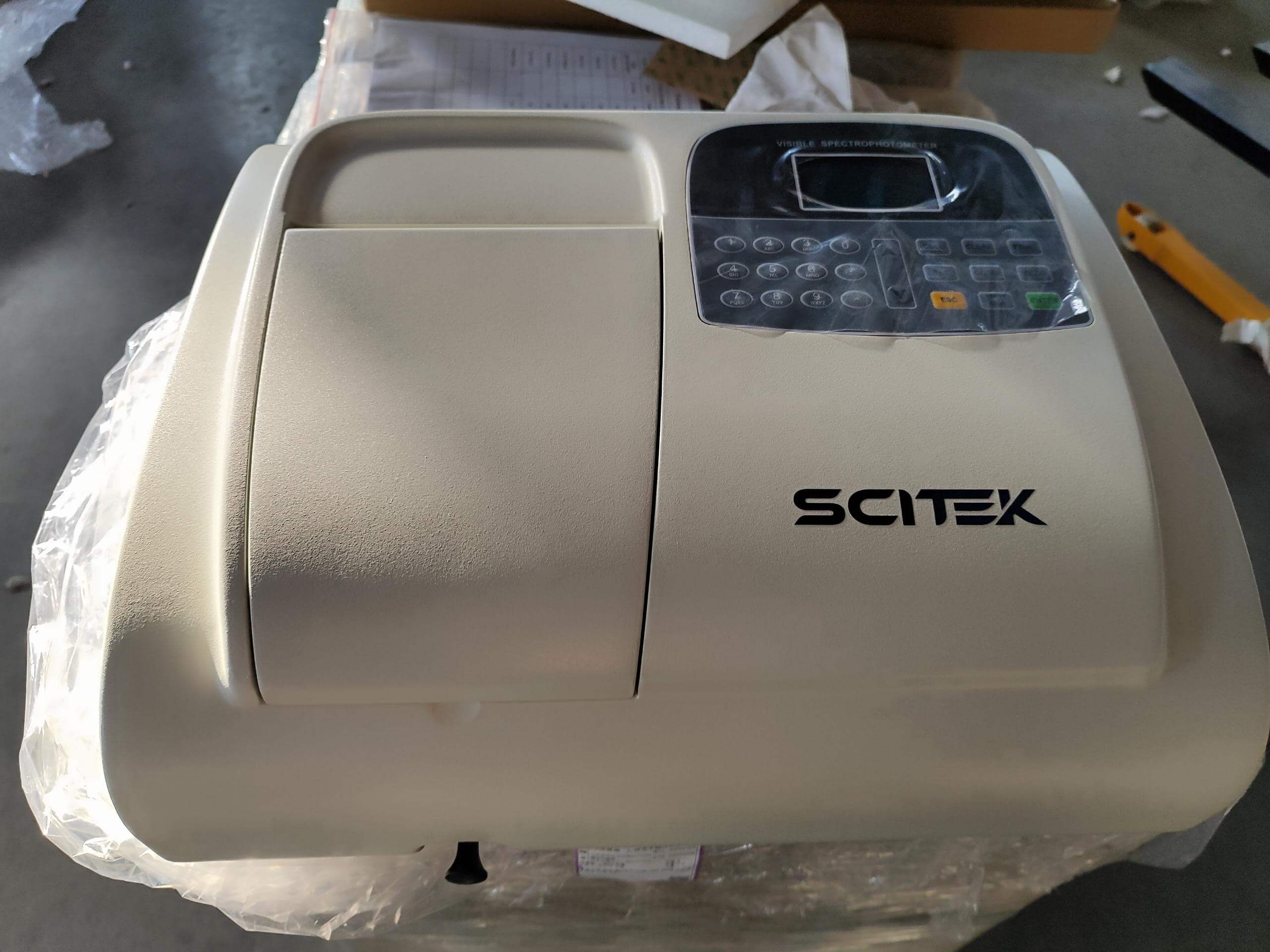 Single Beam Visible Spectrophotometer