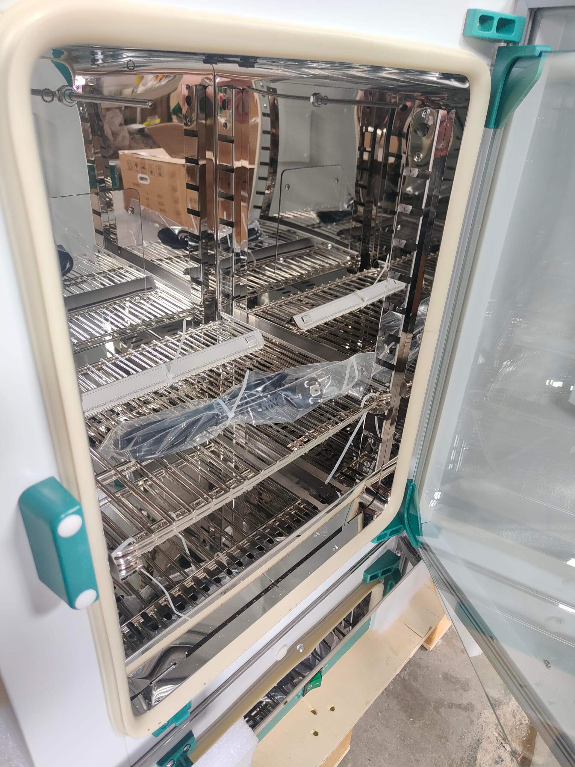 ICB-65T (2) Constant-Temperature Incubator