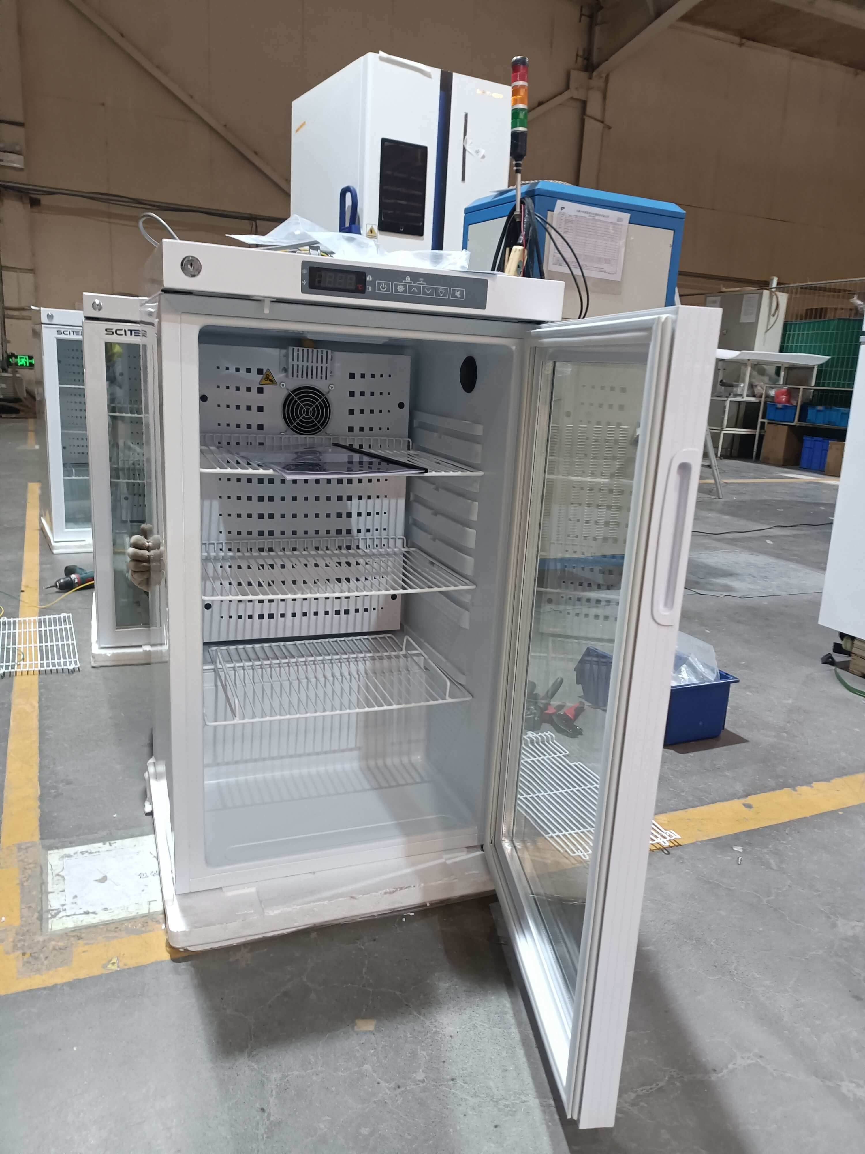 Refrigerator MR-5V100 (2) Refrigerator MR-5V100 (2)