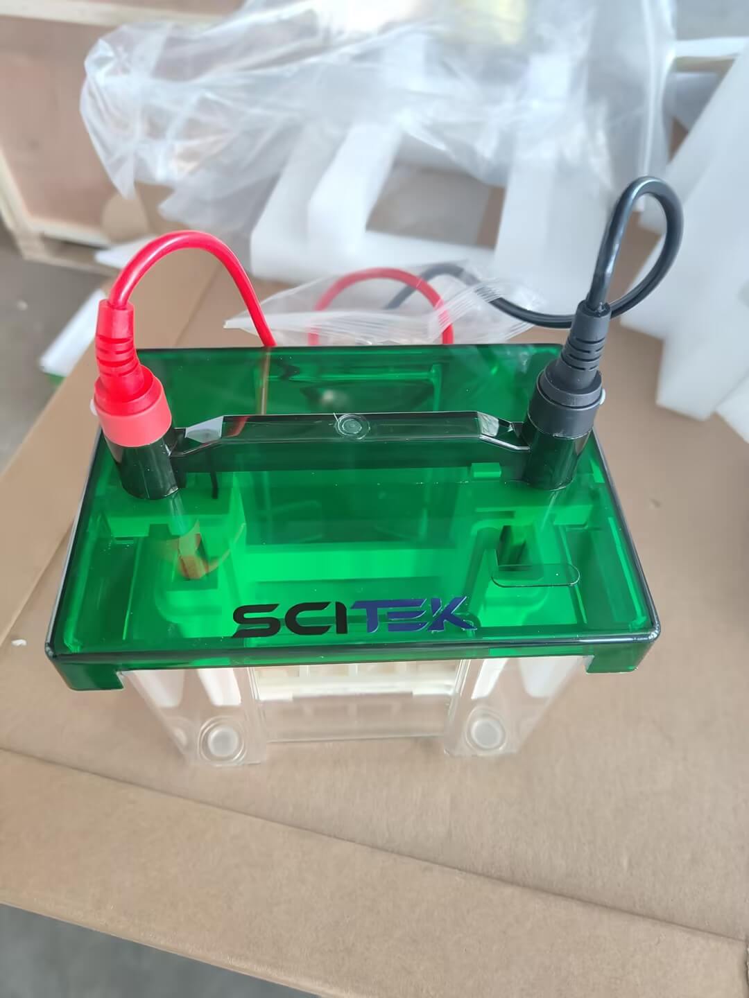 ET-V01 (4) Vertical Electrophoresis Tank