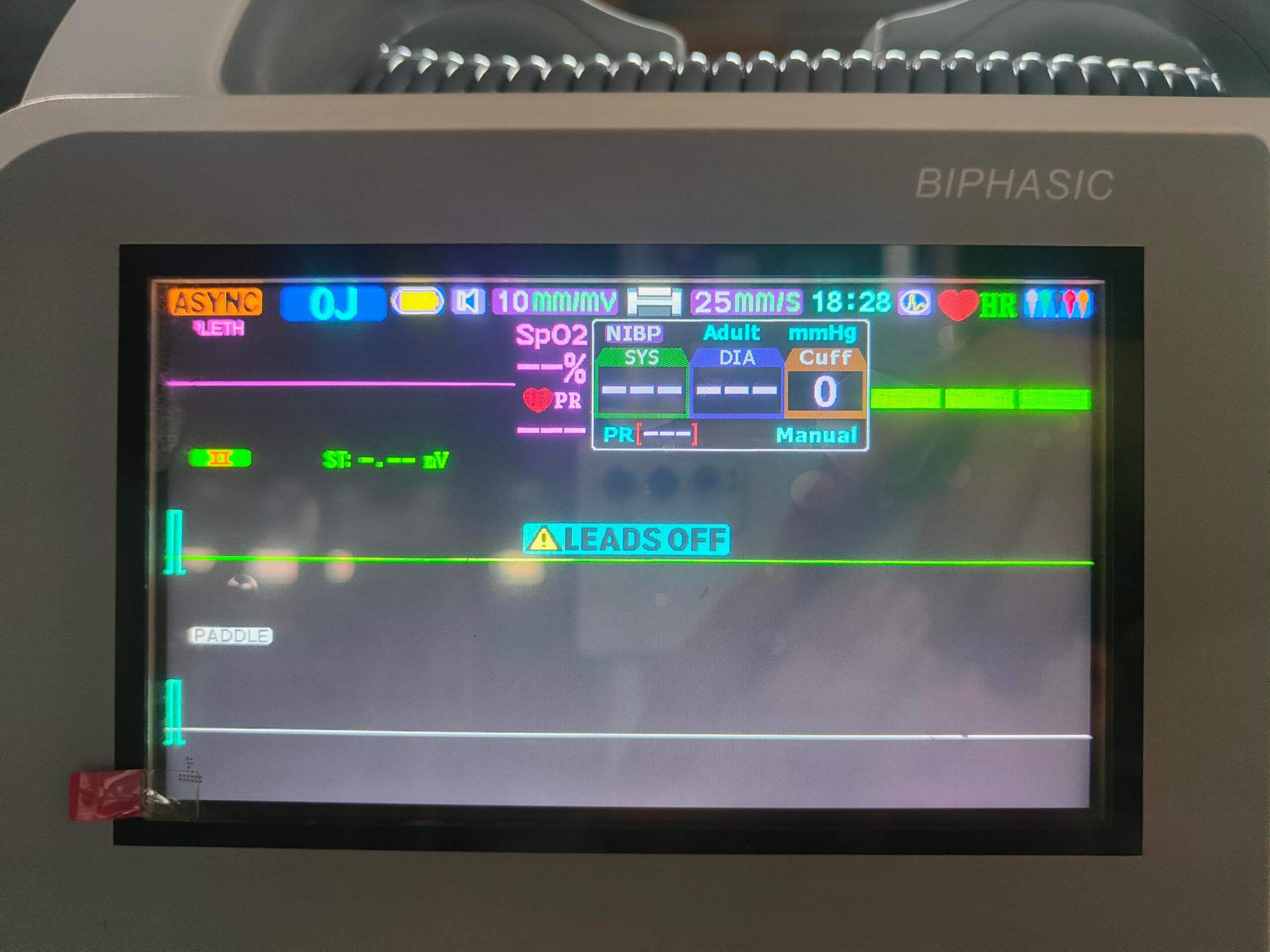 Biphasic Defibrillator discreen