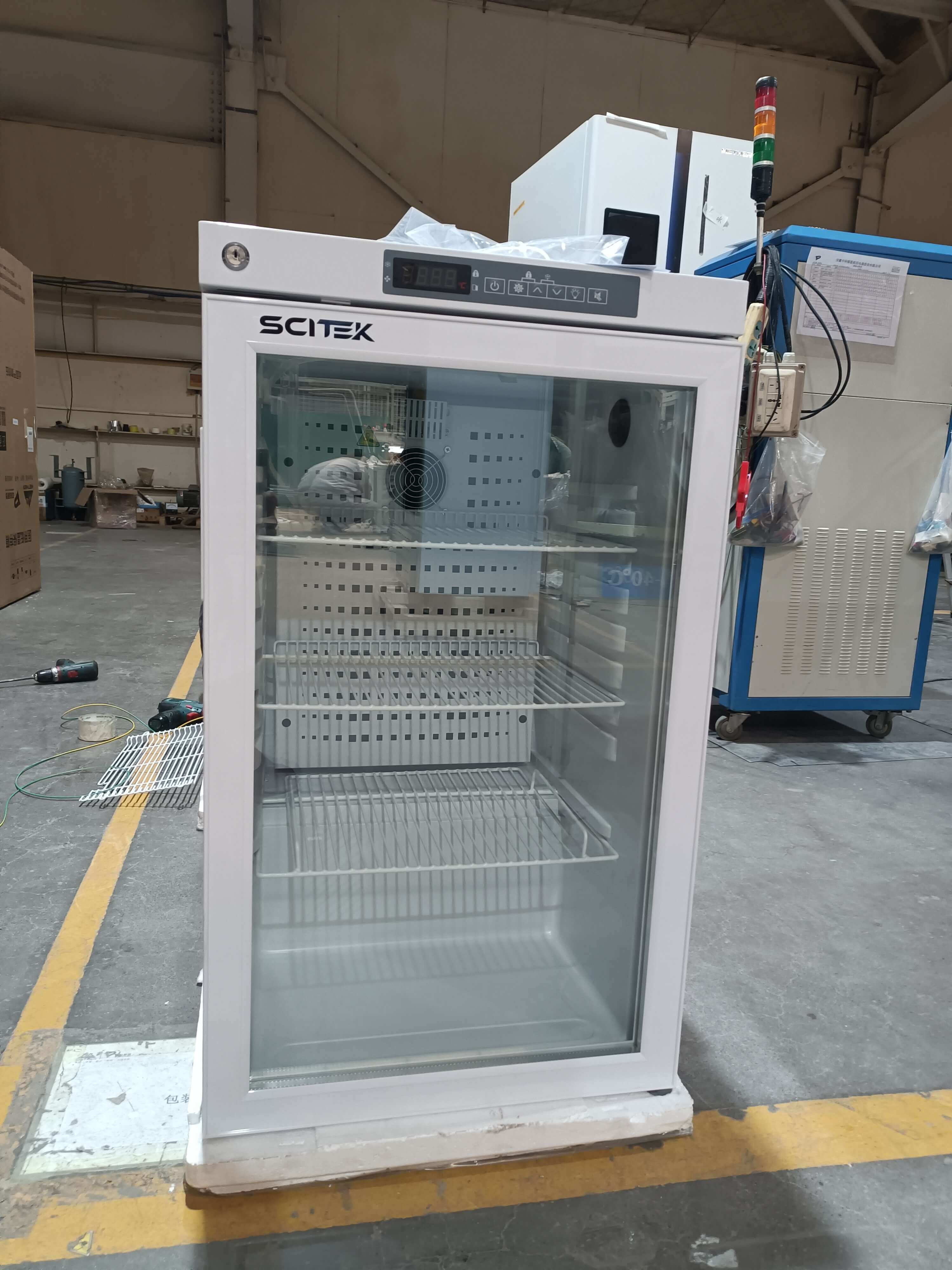 Refrigerator MR-5V100 (1) Refrigerator MR-5V100 (1)