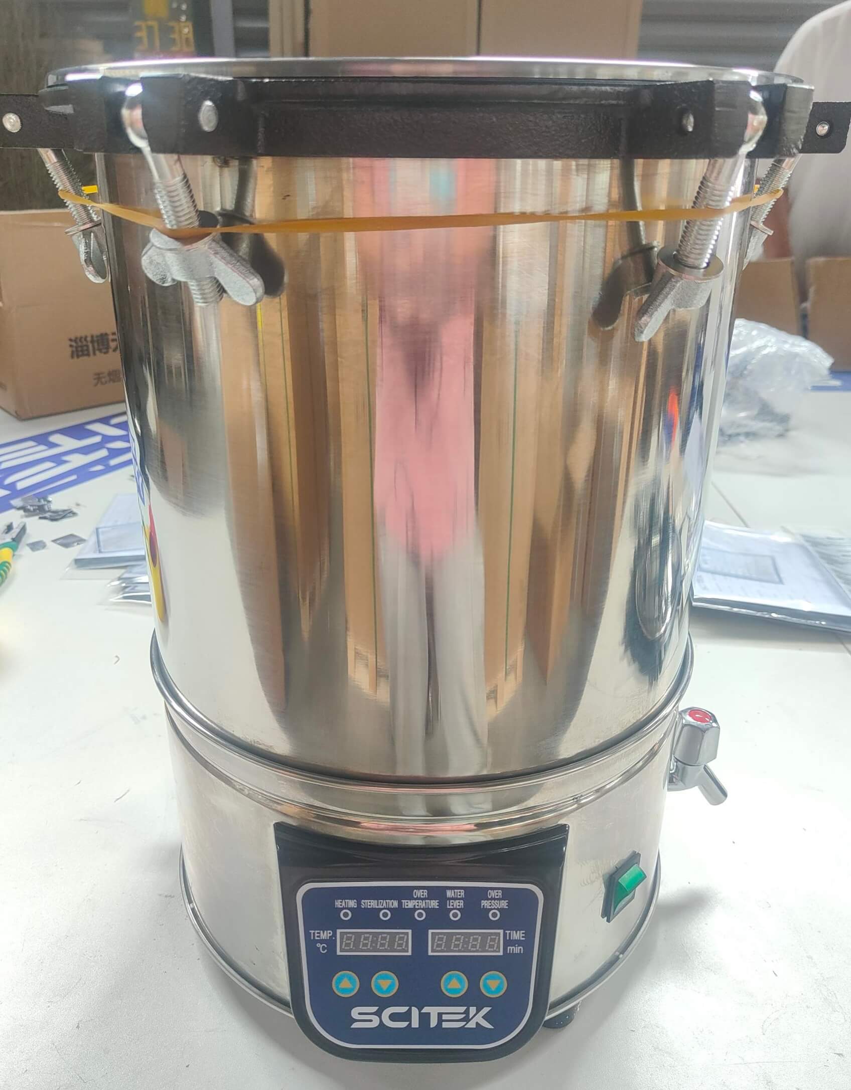 ST-P18E (4) Economic Portable Autoclave